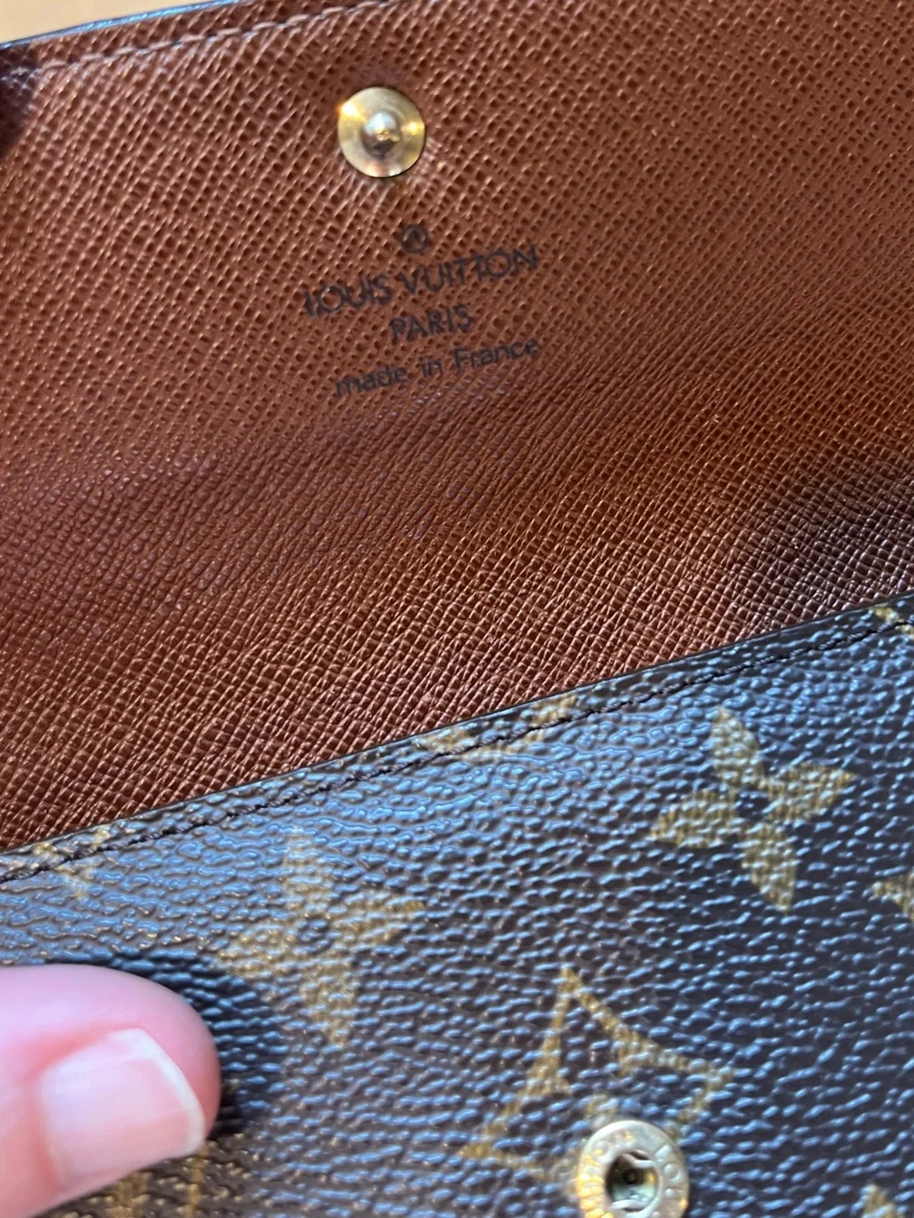 Louis Vuitton accept reasonable